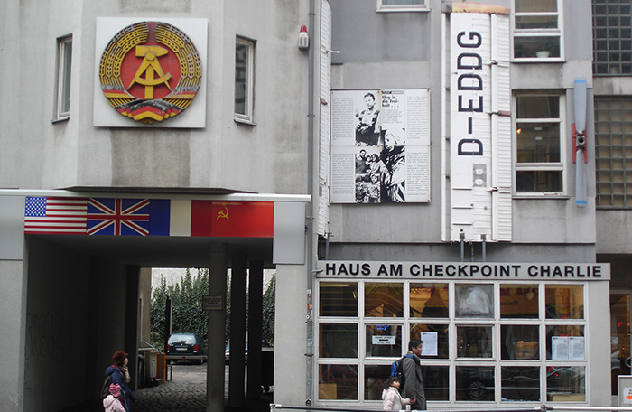 Checkpoint Charley, Berlin Travel Tips