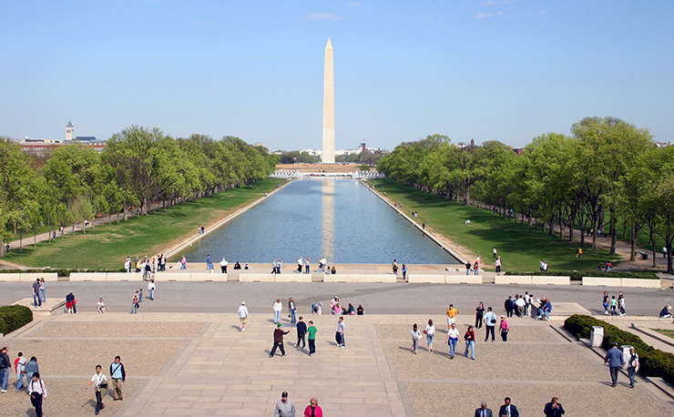 Reflection Pool to Washington DC National Monuments