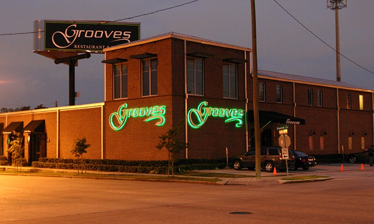 Grooves nightclub & restaurant