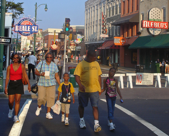 Family on Beale Street, Memphis General Attractions
