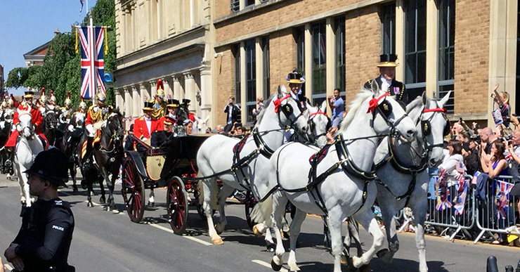 Royal Wedding carriage approaches