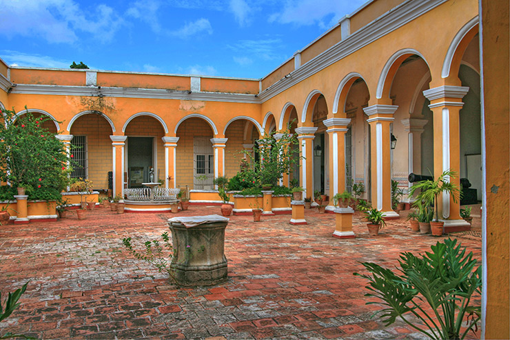 Museo Romantico courtyard, Cienfuegos