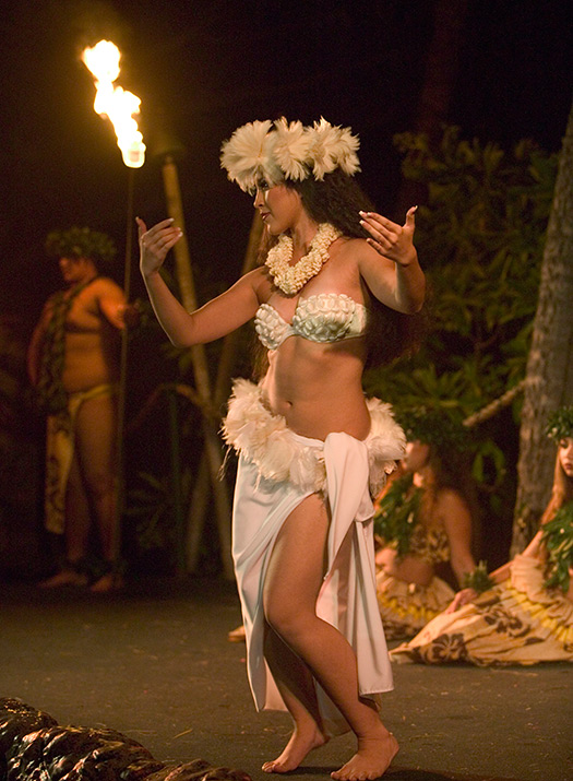 Hula dancer after Luau, Royal Lahaina Resort