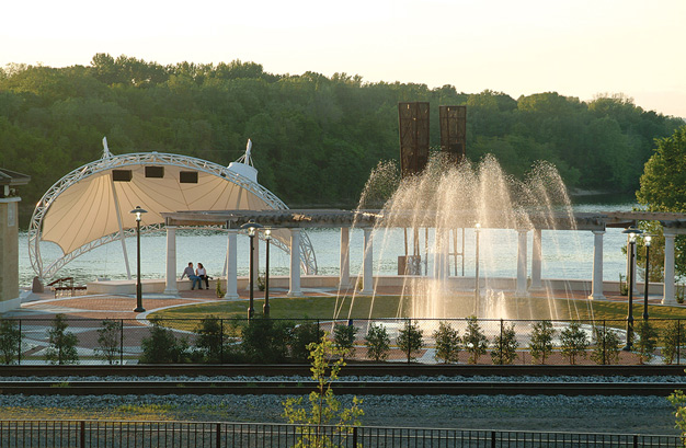 Riverwalk Amphitheater, Montgomery Family Attractions