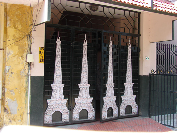 Four Eiffel Towers of a door in the Muslim Quarter