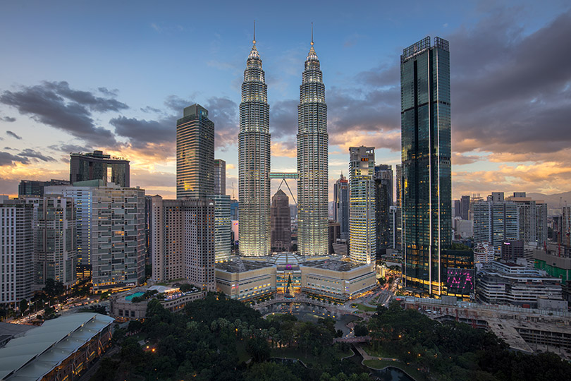 Twin Petronas Towers, Kuala Lumpur Landmark